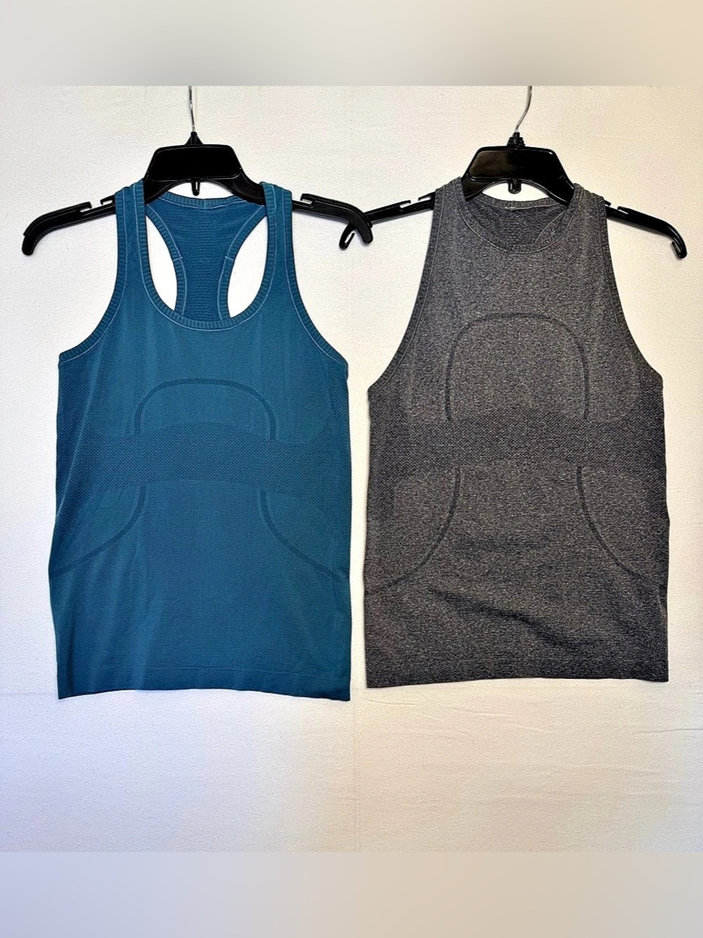 lululemon Swiftly Tech Racerback Tanks Two Lot Set Blue & Gray Size 6